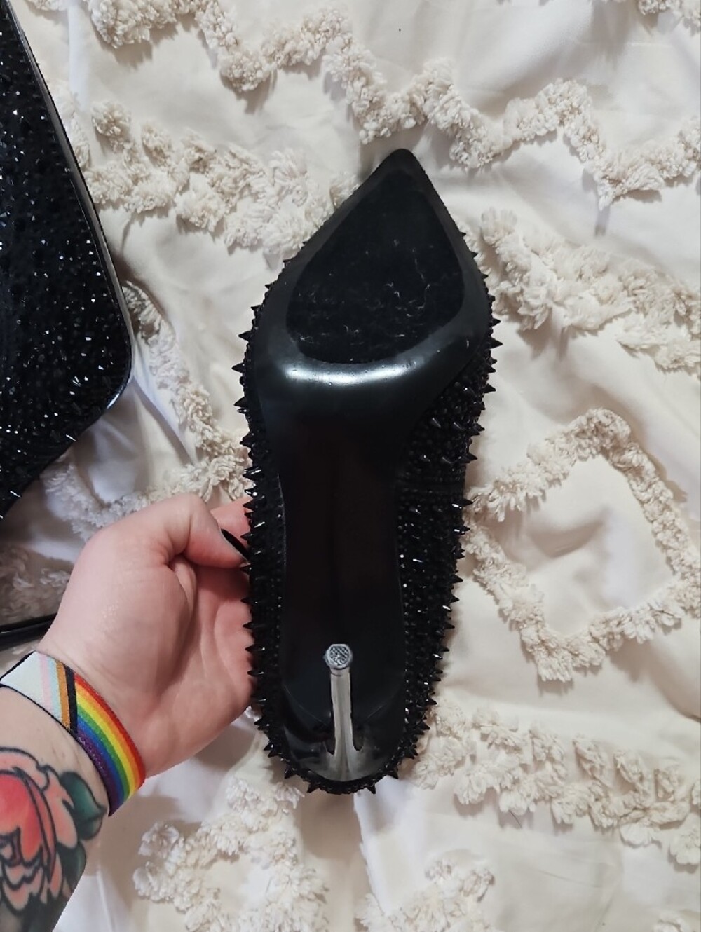 Steve Madden Black Spiked Pointed Pump - Picture 8 of 8